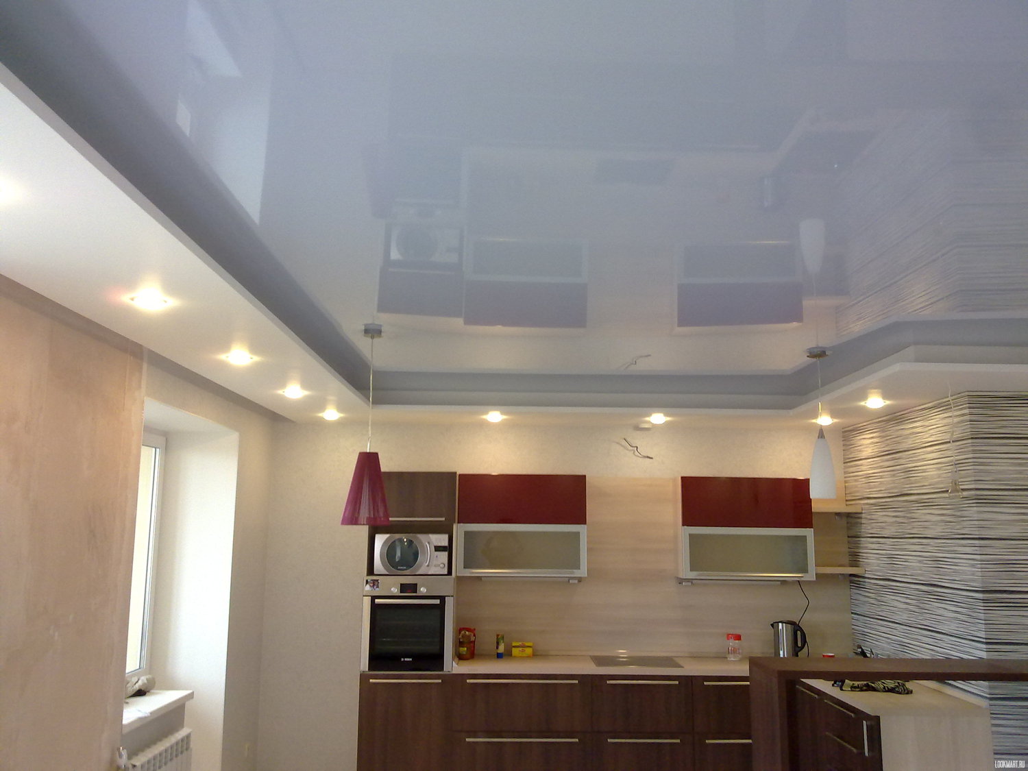 натяжной потолок на кухню