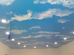 натяжные потолки с фотопечатью облака